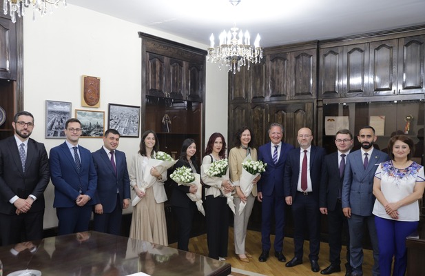 Incontro con il Governatore di Shirak 3