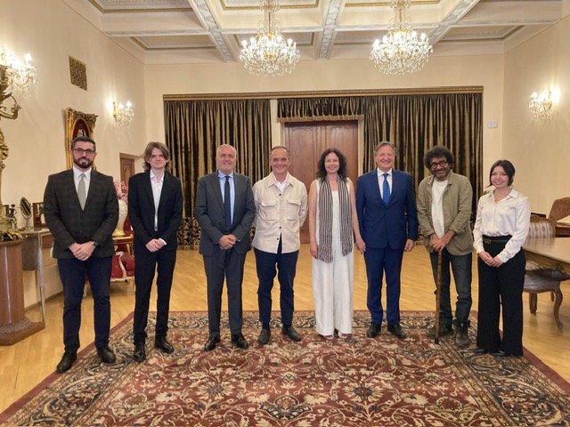 L’Ambasciatore Alessandro Ferranti in visita presso il Teatro Nazionale Accademico Armeno dell’Opera e del Balletto