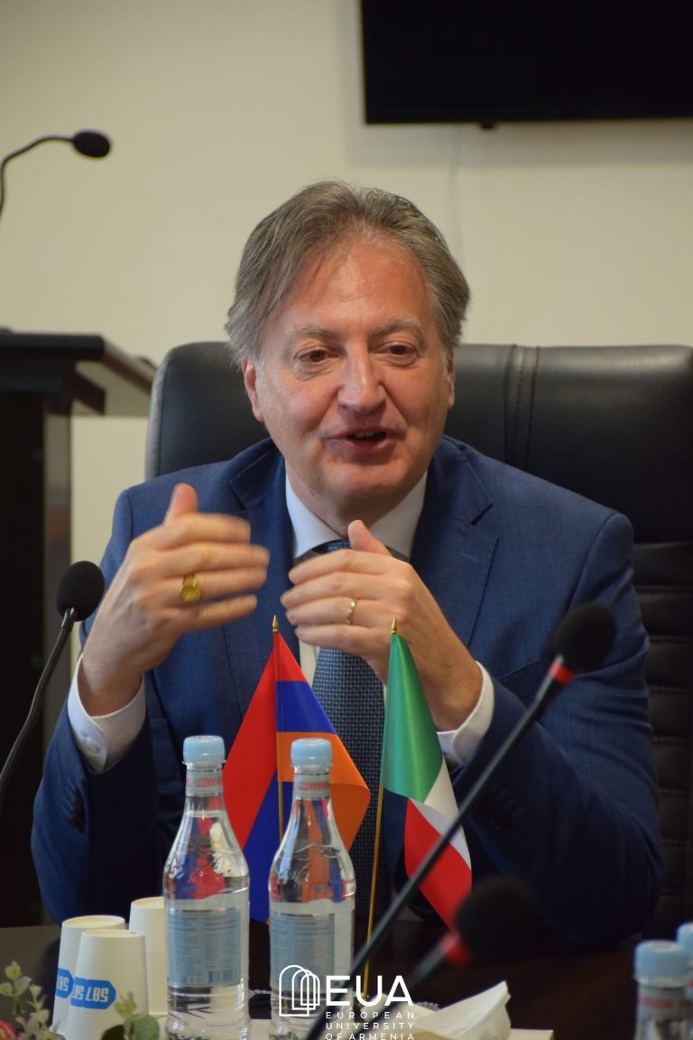 (3) Visita dell’Ambasciatore Alessandro Ferranti presso l’Università Europea d’Armenia.