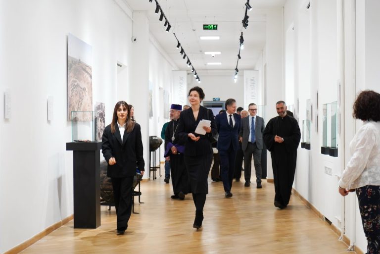 Presentazione della moneta commemorativa Abate Mechitar 2