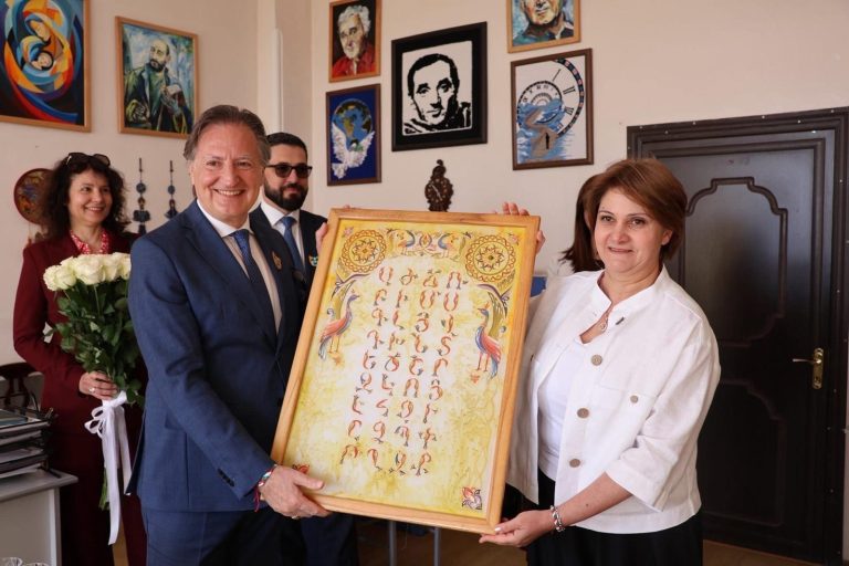 VISITA AL CENTRO ESTETICO DI ARTASHAT 16