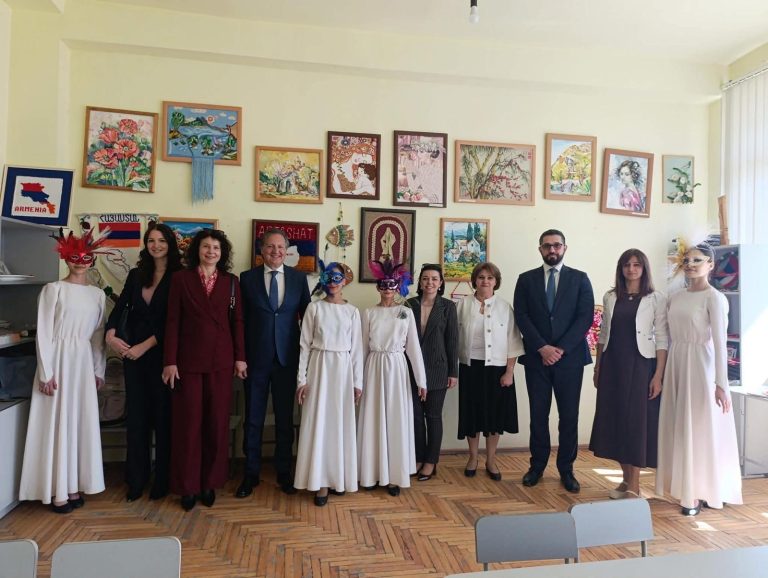 VISITA AL CENTRO ESTETICO DI ARTASHAT 9