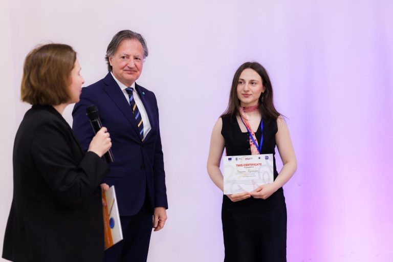 VISITA DELL’AMBASCIATORE FERRANTI ALL’UNIVERSITÀ INTERNAZIONALE EURASIA IN OCCASIONE DELLA SIMULAZIONE DEL VERTICE DELLA CPE 2