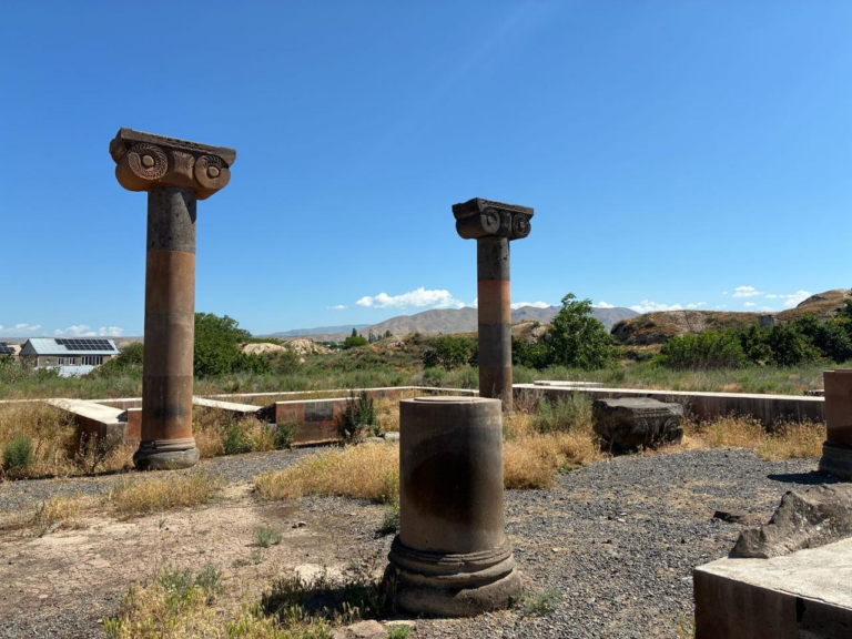 Visita dell’Ambasciatore Ferranti agli scavi archeologici di Dvin 1