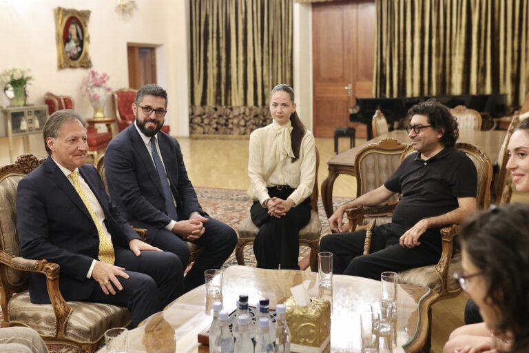 Visita dell’Ambasciatore Alessandro Ferranti al Teatro Nazionale Accademico Armeno dell’Opera e del Balletto1